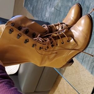 Vintage lace up boots camel or tan color very rare find  9 but fit like 7.5